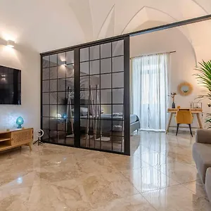 Zephir Apartment