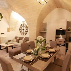 Lata Luxury Brindisi